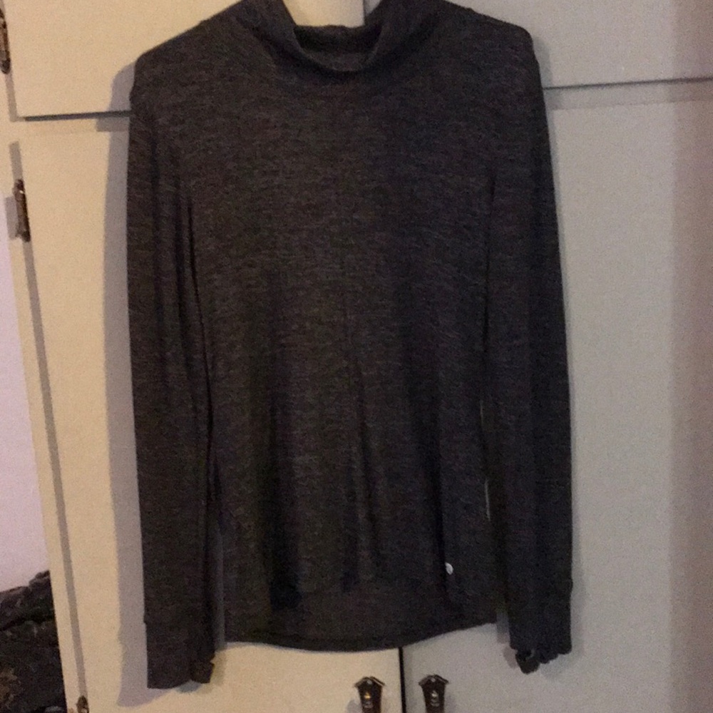 Apana medium open back top